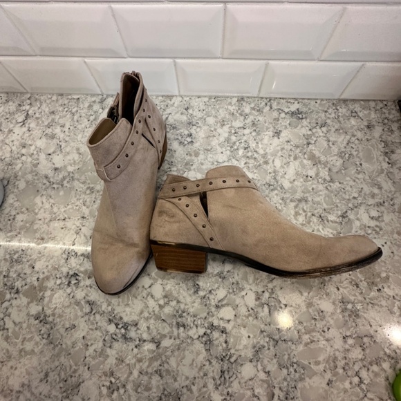 Abound faux suede beige ankle boots Size 12 - Picture 3 of 9